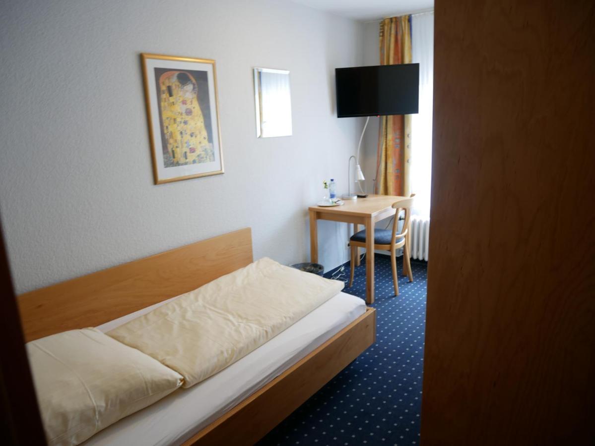Hotel Am Ceresplatz Manderscheid Exterior photo