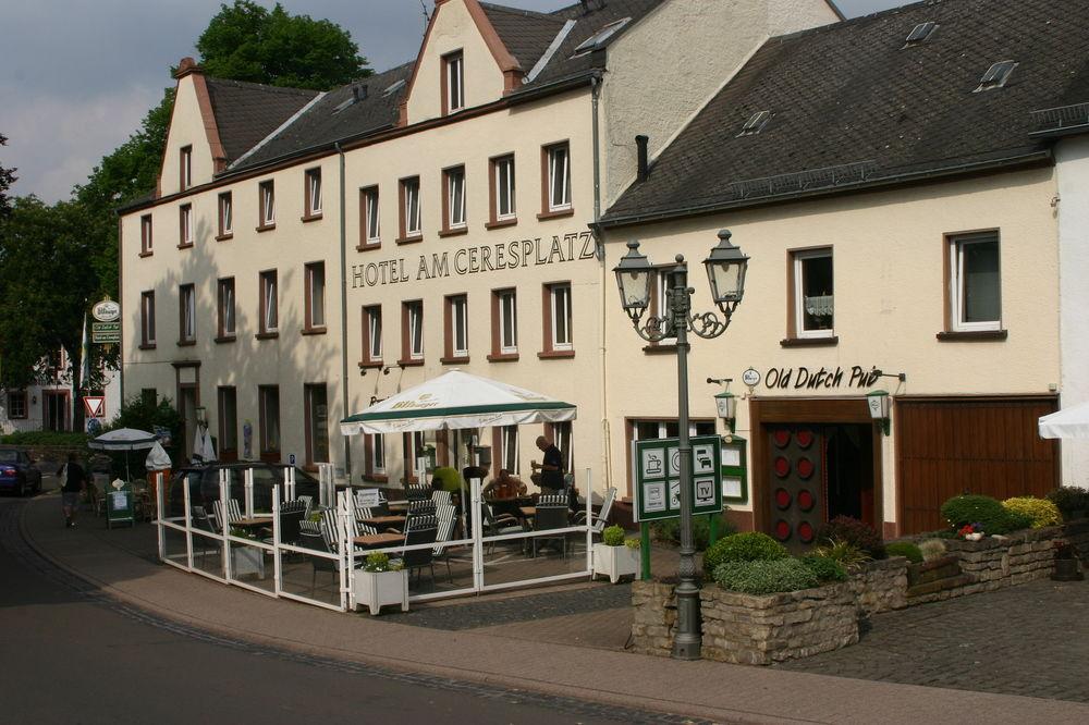 Hotel Am Ceresplatz Manderscheid Exterior photo